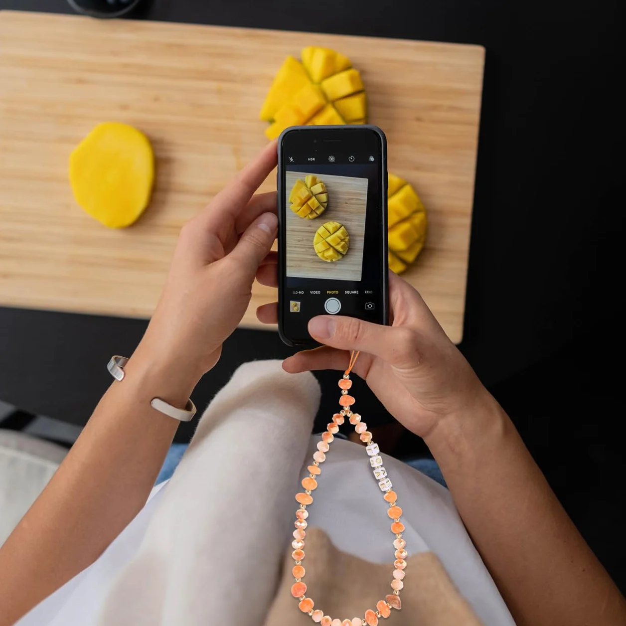 SEWACC Lanière Portable pour Téléphone avec Perles Décoratives Antidérapante Orange