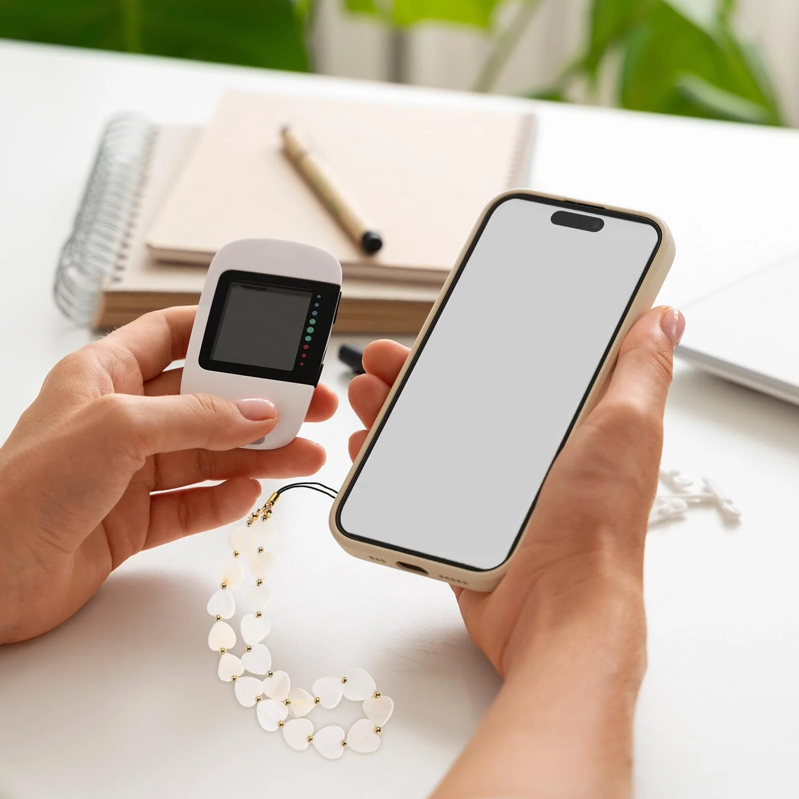 TEHAUX Porte-clés Chaîne Pendentif Cœur en Perles pour Téléphone Portable, Accessoire Décoratif, Chaîne Téléphonique Élégante pour Étui de Téléphone, Bijou pour Femmes, Présent Pratique