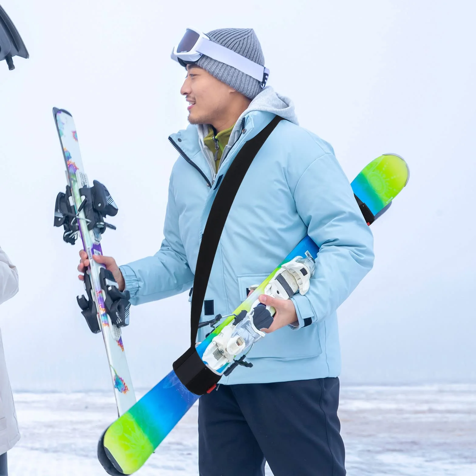 Sangle Porte Skis Réglable 70-110cm, Bandoulière Confortable avec Matériau EVA pour Ski Adulte et Enfant