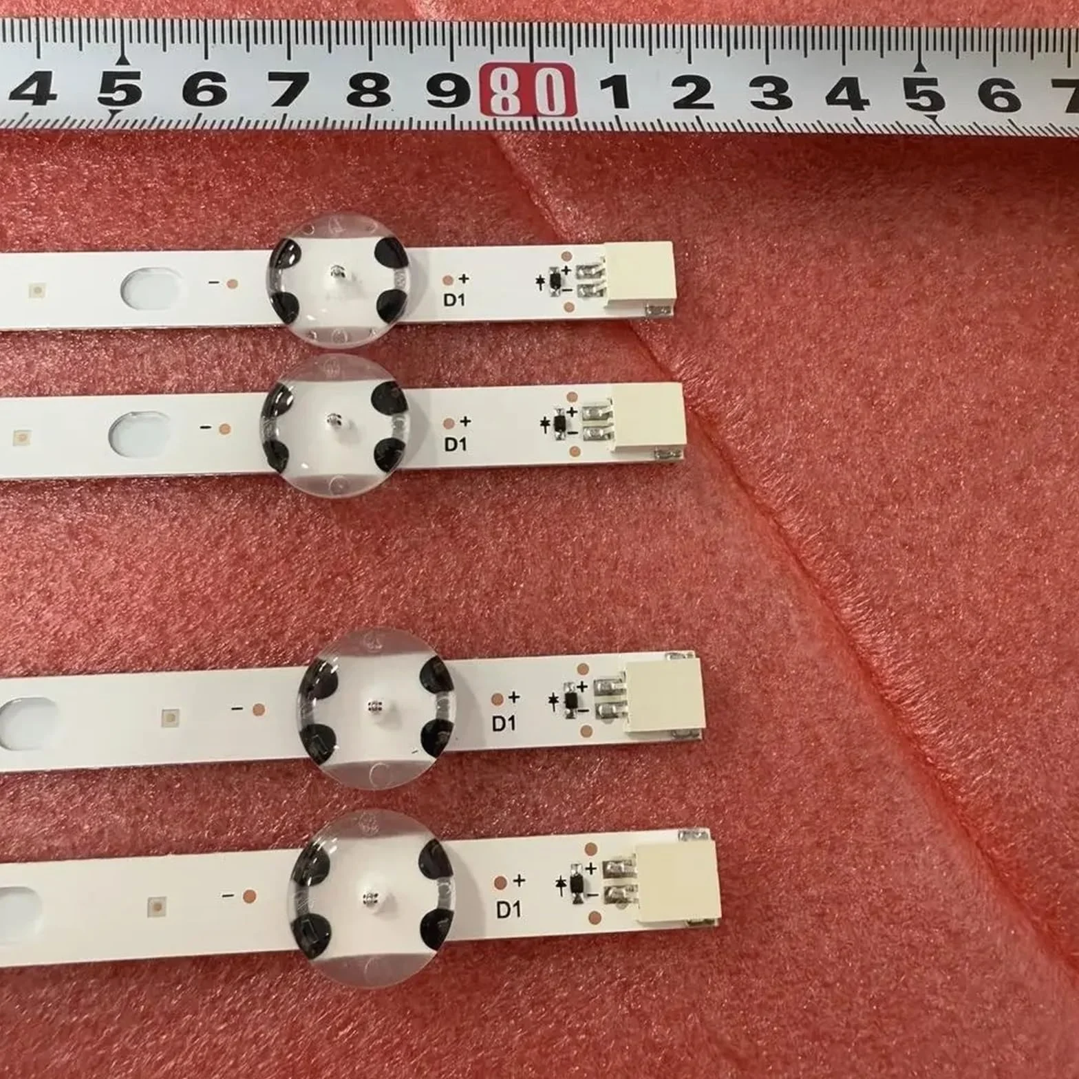 Bande LED 7 compatible avec les modèles Panasonic TX-43E302B, 43E303E, 43L3863DB, 43L3863DG, Hitachi 43HB26T72U, 43HB6T62H et 17DLB43VER1-AB(4pcs For 1 TV)