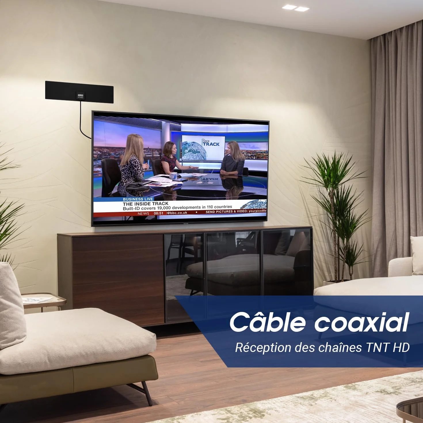 August DTA420 - Antenne TV Intérieur Puissante TNT HD – Haut Gain Extra Plate Discrète Attache Fenêtre Vitre Mural Autocollante Universelle Télévision Numérique - Noir