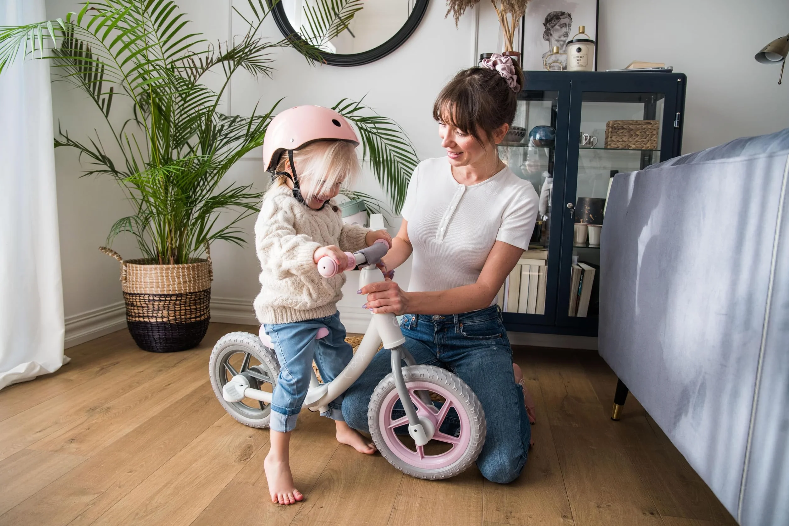Casque Enfant Ajustable MoMi Mimi, Casque Vélo Antichoc 11 Trous Aération, Mousse Mentonnière Réglable