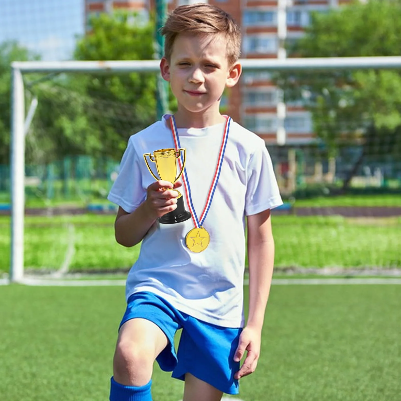 Médailles Mini Trophées Plastique 6 Pièces pour Fête Anniversaire Enfants Sport Scolaire Cadeaux Récompenses
