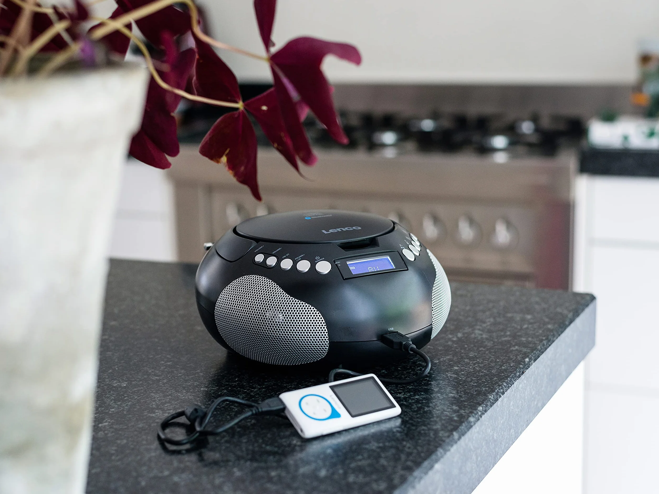 Lenco SCD-331 - Radio CD Portable - Bluetooth - Port USB - Stockage de titres programmable - Radio FM PLL - Écran LCD - Entrée AUX - Noir