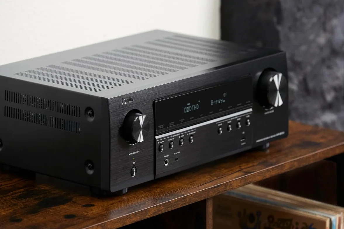 Denon AVC-S670H Amplificateur AV Home Cinéma 5.2 Canaux, 140W, Son Surround Haute Définition, HDMI 8K, HEOS Built-in, Wi-FI, Bluetooth, AirPlay 2, Compatible Alexa - Noir
