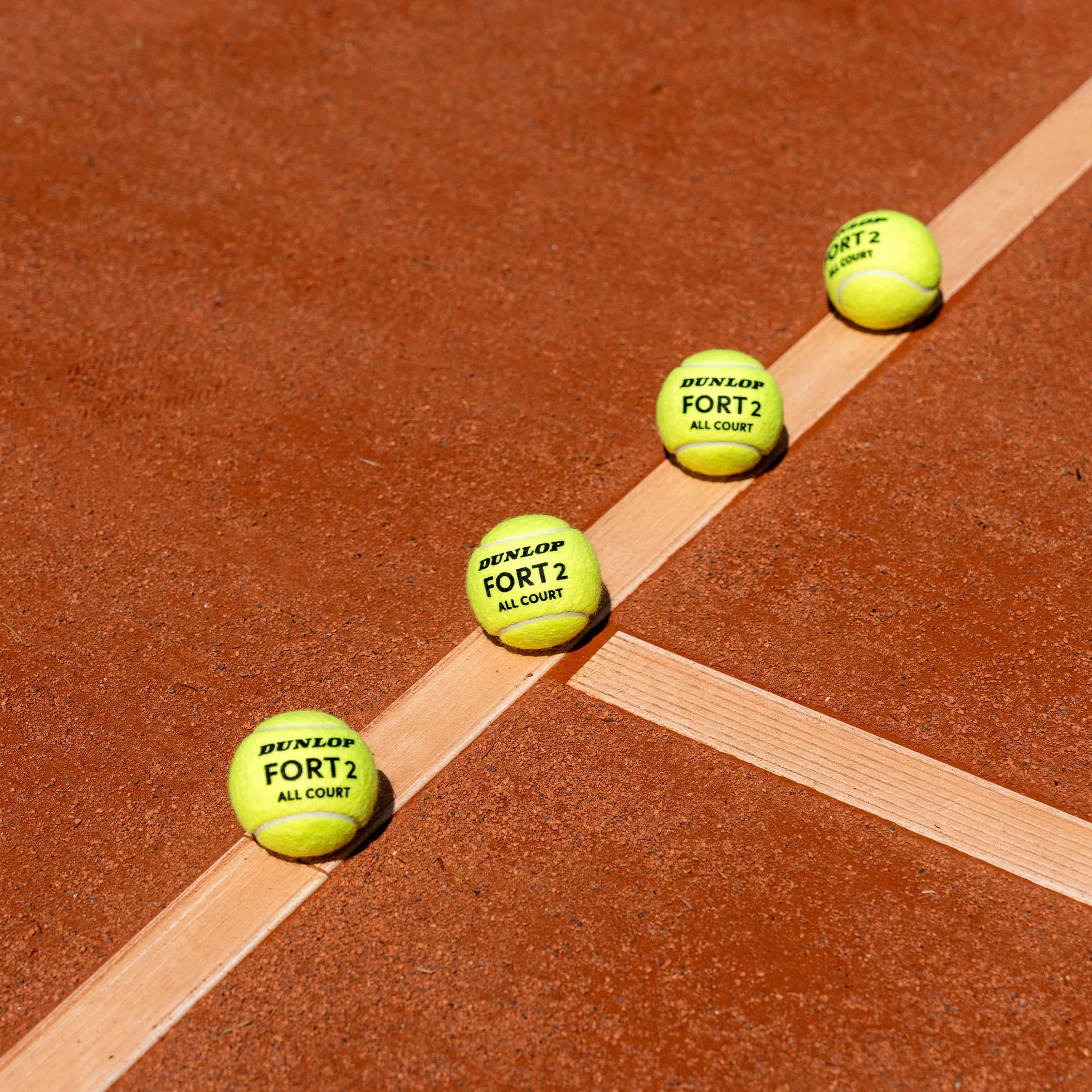 DUNLOP Balle de Tennis Fort All Court TS pour Sable Terrain Dur Gazon