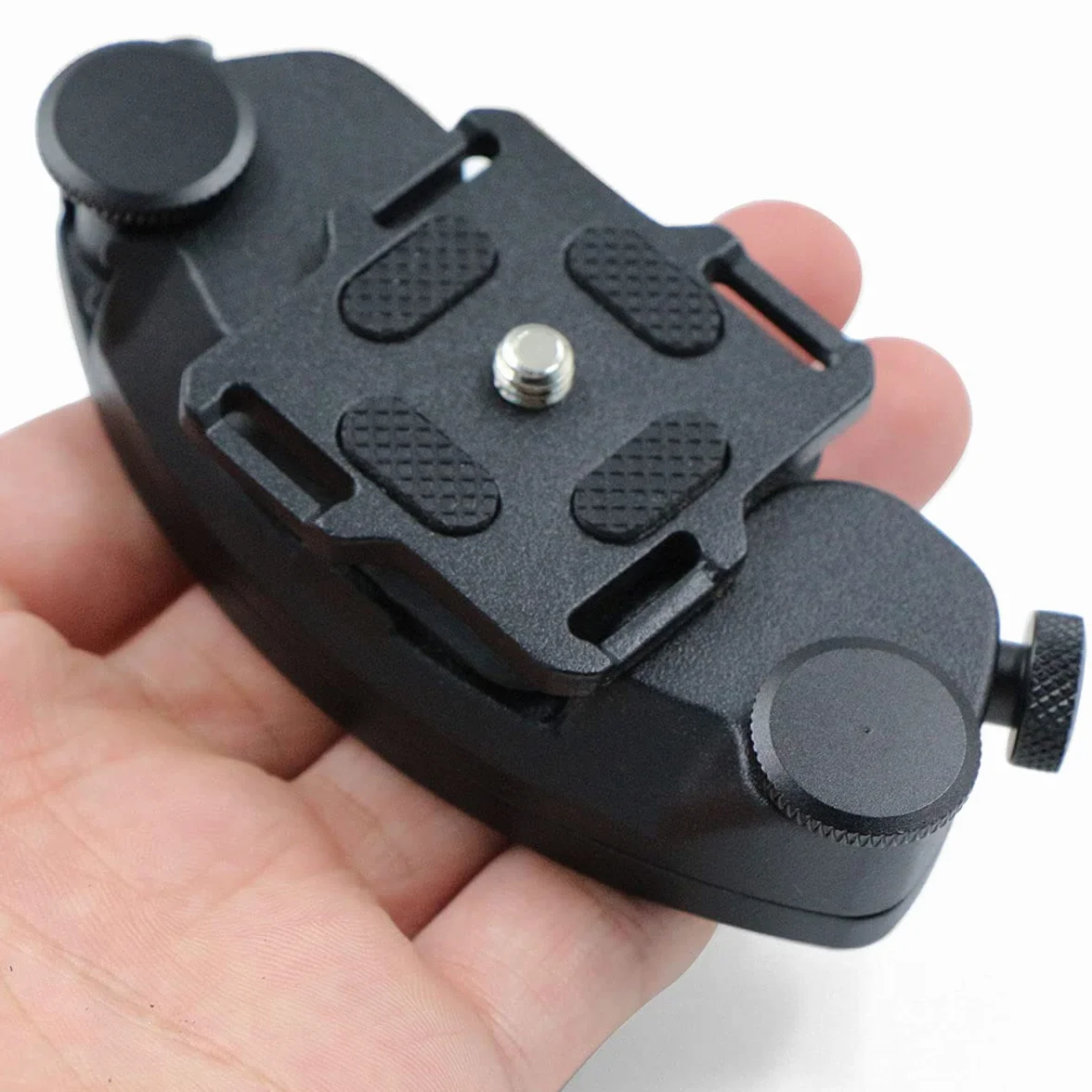 Clip de Ceinture pour Appareil Caméra Sangle pour Sac à Dos Clip de Ceinture en Alliage D'aluminium à Fermeture Rapide Avec Support 1/4 pour Appareil Photo et Sac à Dos.