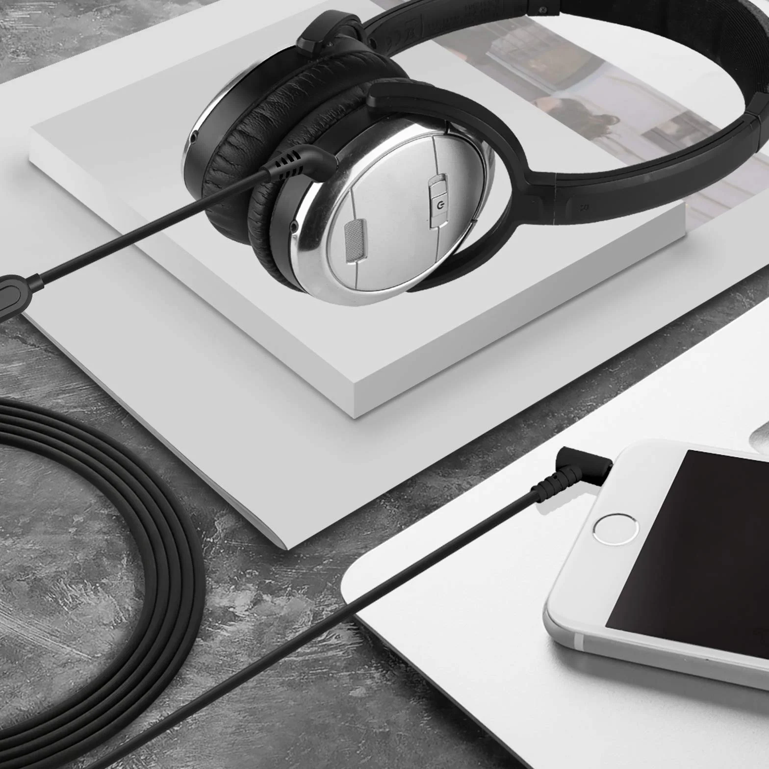 GEEKRIA Câble audio avec micro compatible avec Bose QuietComfort 3, câble pour écouteurs QC3, 3,5 mm vers 2,5 mm de remplacement stéréo avec micro intégré et contrôle du volume (4 pi / 1,2 m)