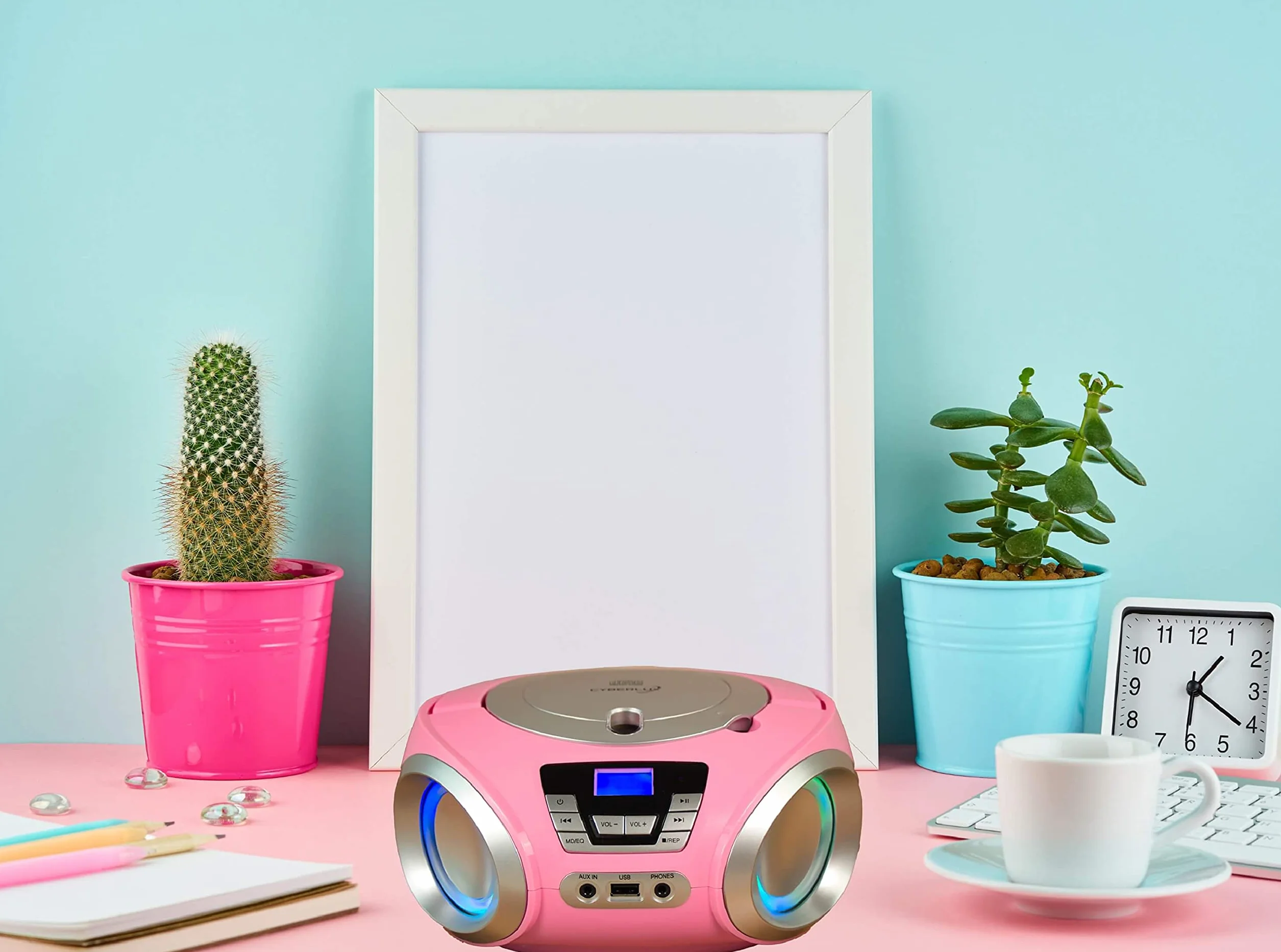 Lecteur CD portable avec radio FM, éclairage LED et USB, prise casque, Aux In - Pretty Kitty Pink