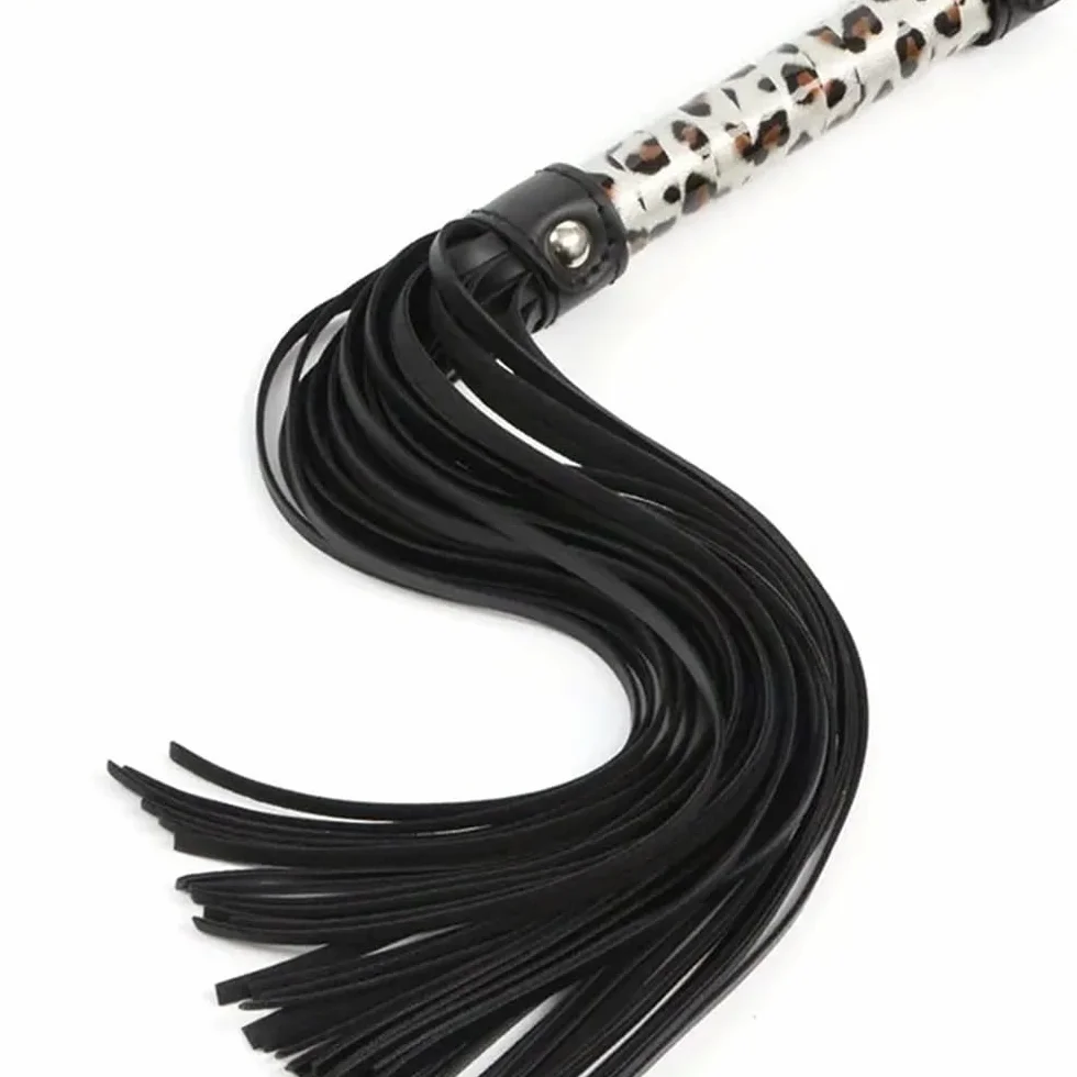 Cravache en cuir noir imprimé léopard pour femme