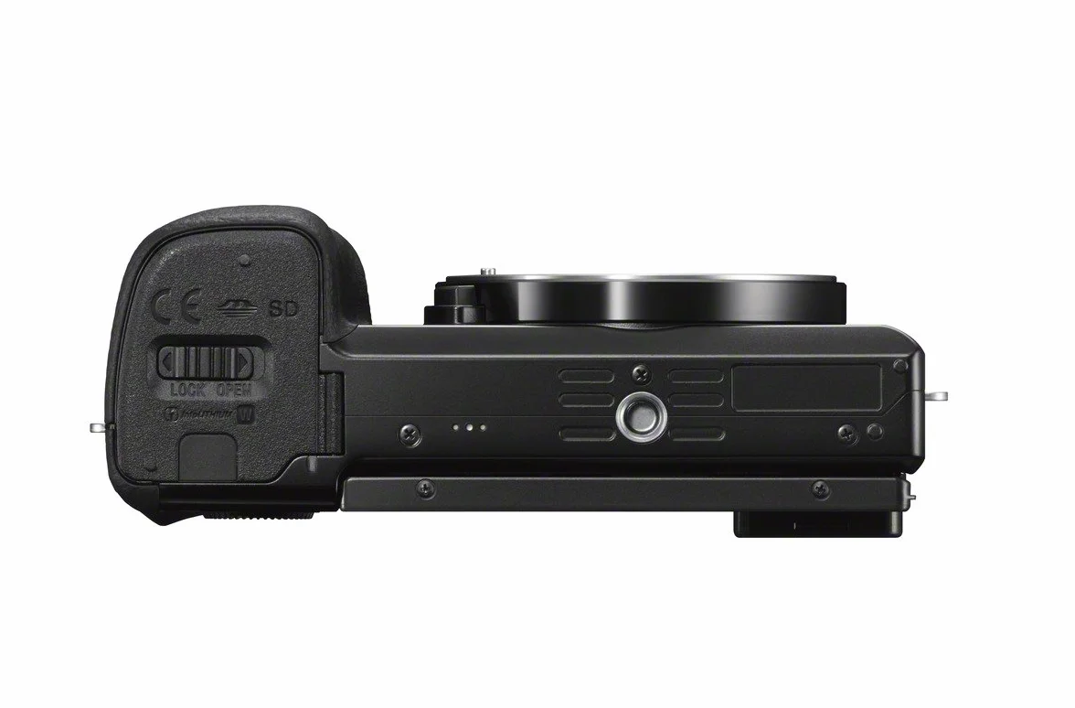 Sony Appareil photo sans miroir A6000 avec objectif SELP1650