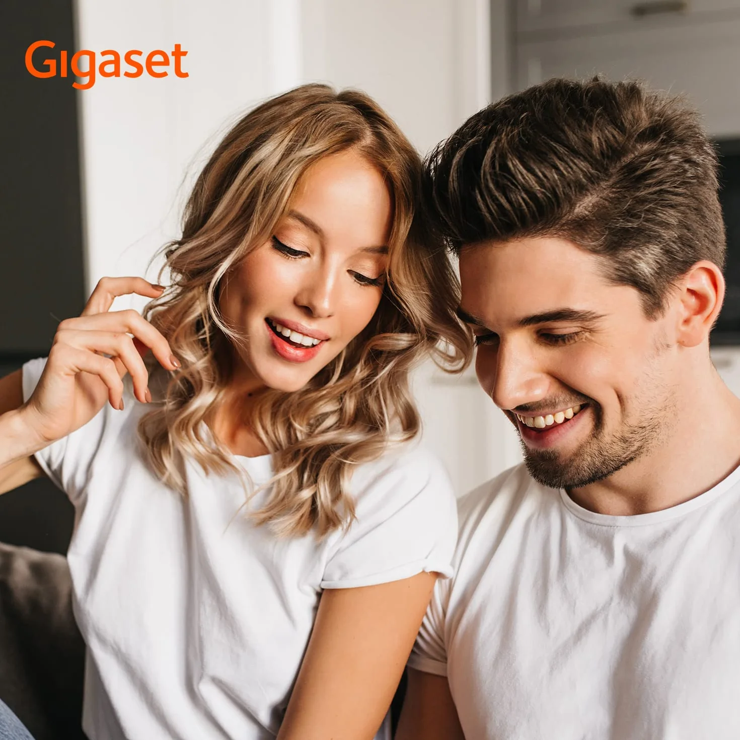 Gigaset A695 téléphone DECT sans fil grand écran fort contraste qualité audio mains libres gris