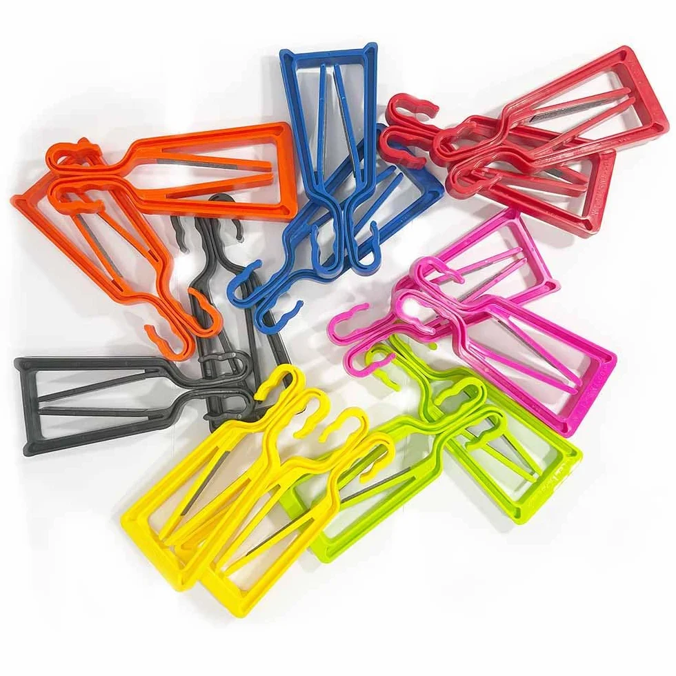 Système de porte skis et bâtons rapide et facile