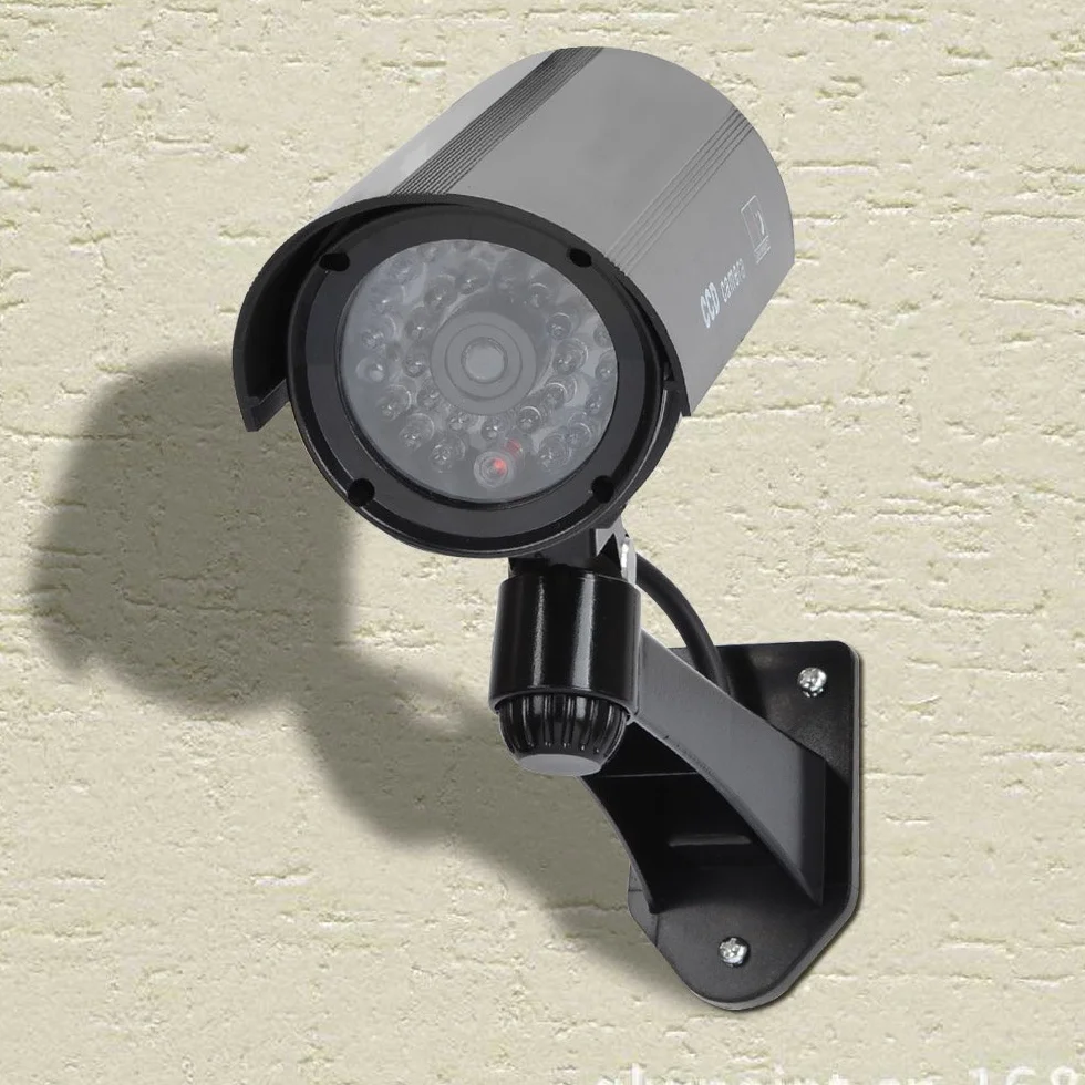 2PCS Caméra de Surveillance Factice Caméra Factice CCTV avec LED Lumière Clignotante étanche Noire Fausse de Sécurité Caméra avec Vis d'Autocollants d'Avertissement Fixé Au Mur