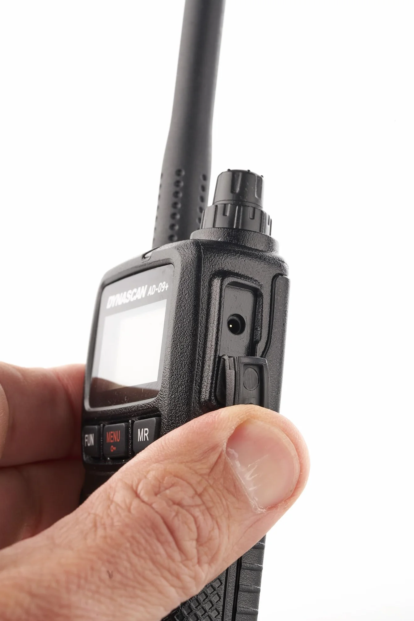 Dynascan AD-09+ Plus Pack de 2 Talkies-Walkies PMR446 avec Mallette Professionnelle – Ultra-Compact, Châssis Aluminium, 16 Canaux, Recharge USB, Oreillettes Incluses