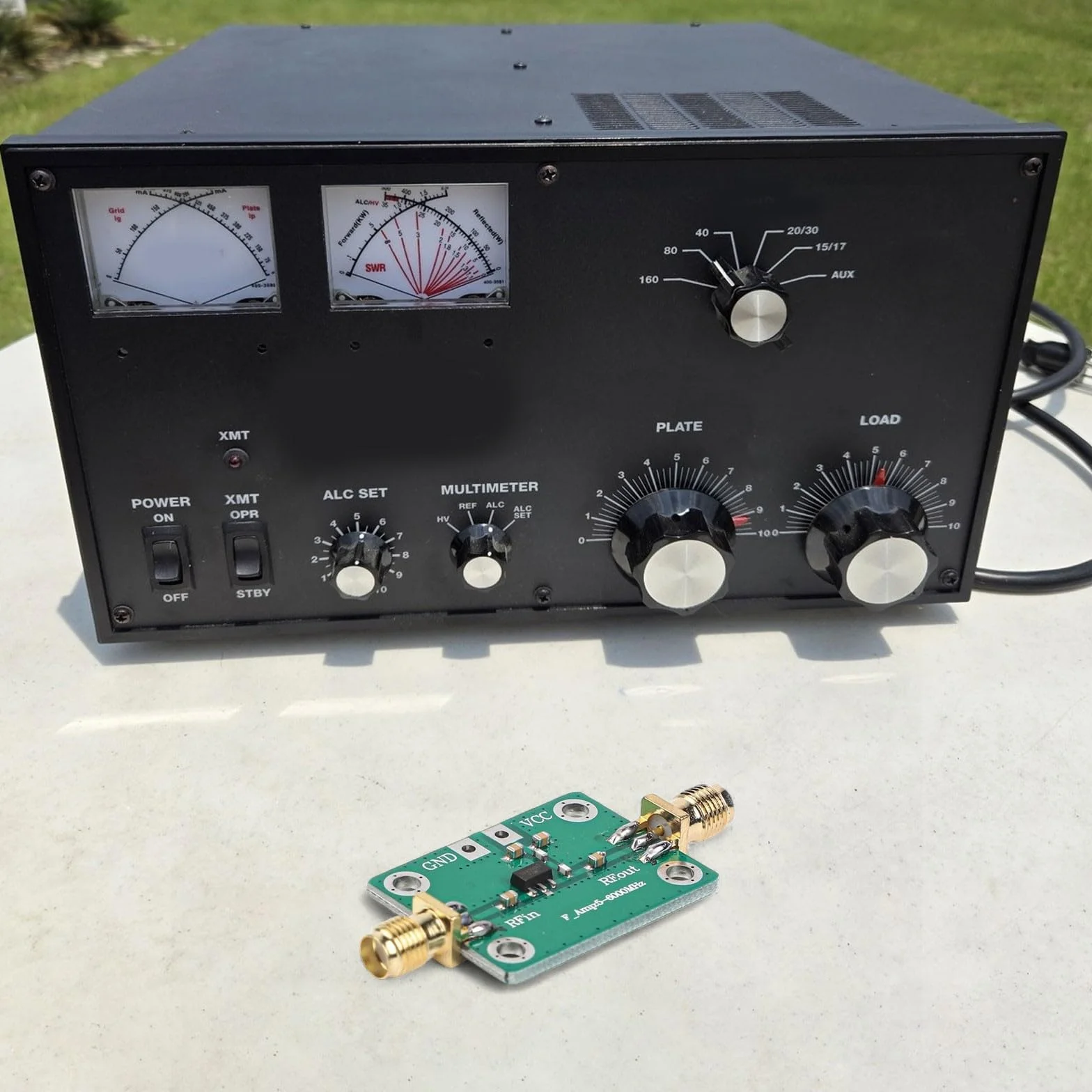 Amplificateur RF large bande 30-4000 MHz 40 dB gain DC 5 V FM HF VHF UHF GPS